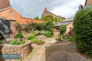 Garden Courtyard- click for photo gallery